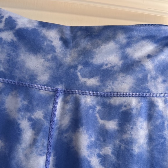 GapFit Eclipse Workout Leggings - Picture 2 of 4